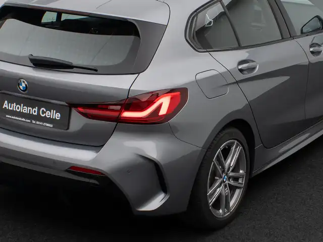 BMW 1 Series view 15