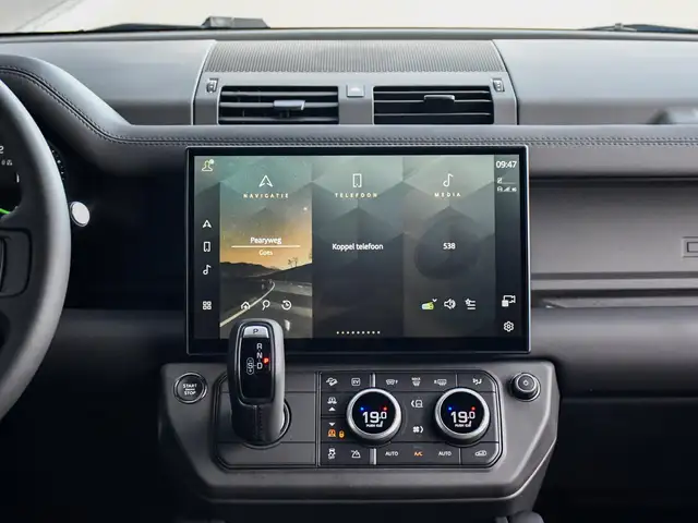 Land Rover Defender view 15