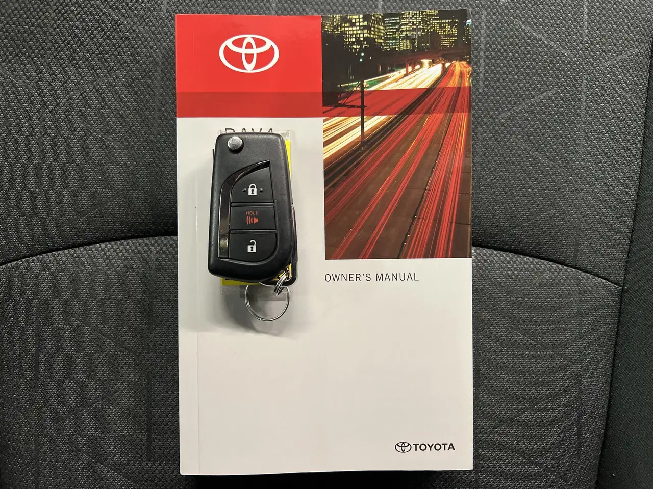 Toyota RAV 4 снимка Toyota RAV 4