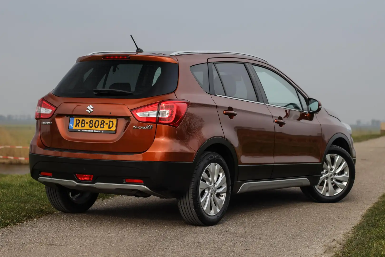 Suzuki S-Cross 1.4 Boosterjet 140 PK Exclusive ✅ LED ✅ Carplay ✅ Marrón - 2