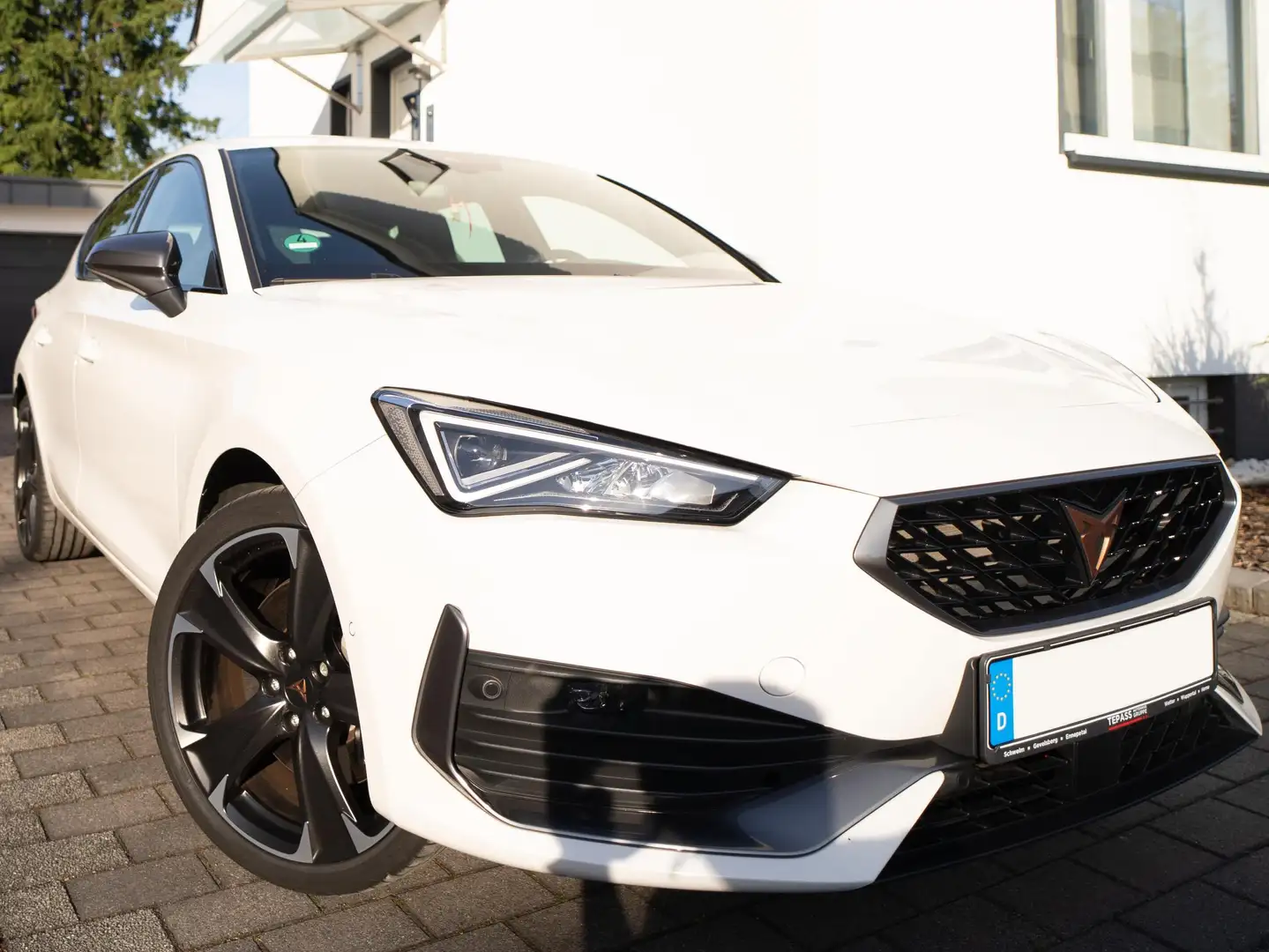 CUPRA Leon Leon 1.4 e-Hybrid (180 kW System) Weiß - 1
