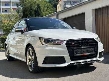 Audi A1 S1 2.0TFSI Quattro SB Schalensitze Bose
