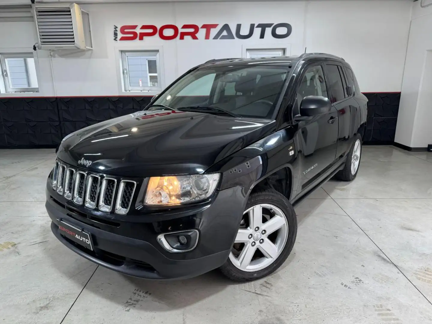 Jeep Compass 2.2 CRD Limited 4X4 Zwart - 1