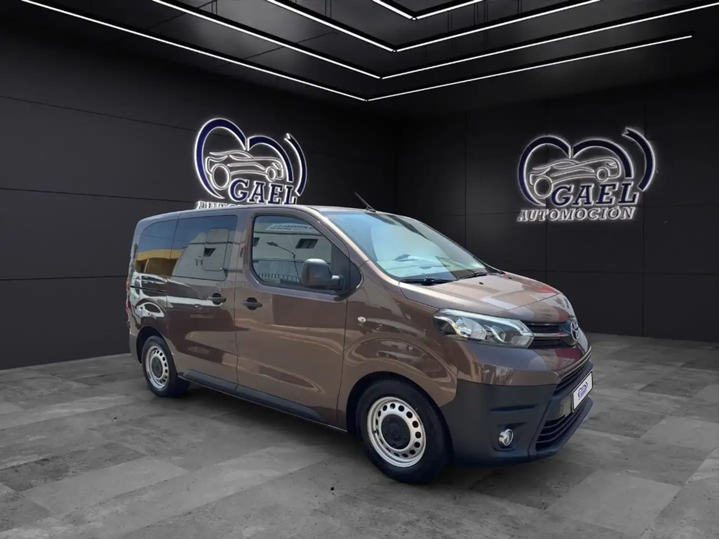 Toyota Proace FAMILY COMPACT 16D 115 CV 5P MID Marrón - 1