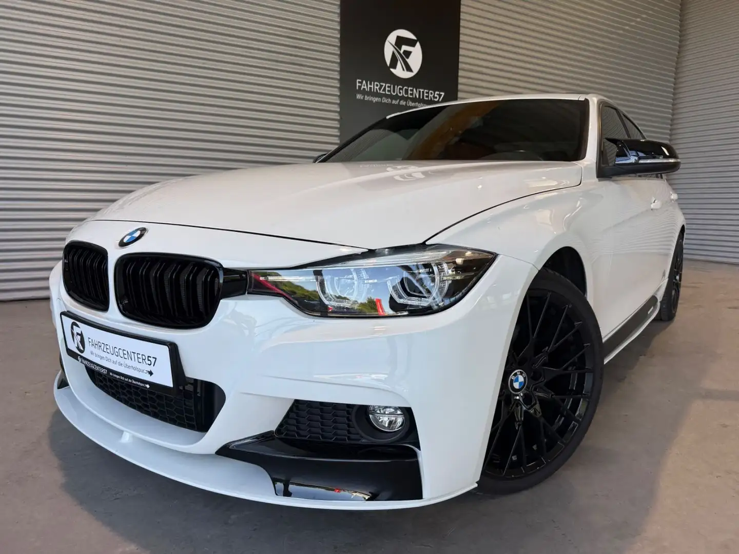 BMW 330 i xDrive M-PERFORMANCE/LED/HIFI/RFK/CARPLAY White - 1