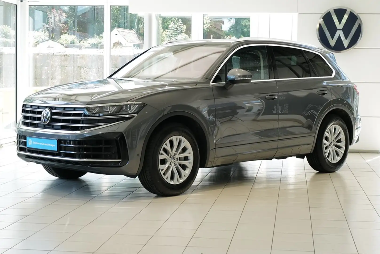 Volkswagen Touareg 3.0TDI Elegance Dynaudio Allradlenkung StdHz Lu... Grau - 2