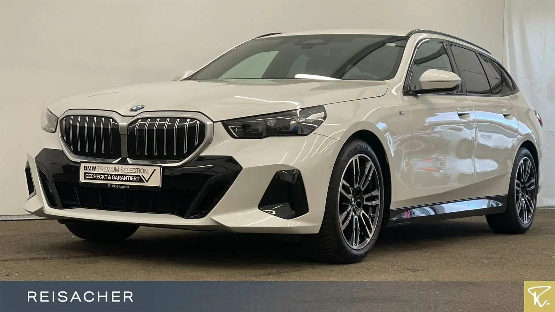 BMW 520 dA  M-Sport AHK ACC Sitzbelü HuD Standh 19"LM Blanc - 1