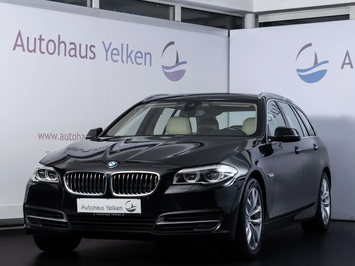 BMW 530 d xDrive *NAVI*LED*HUD*SHZ*LEDER*PDC Schwarz - 1