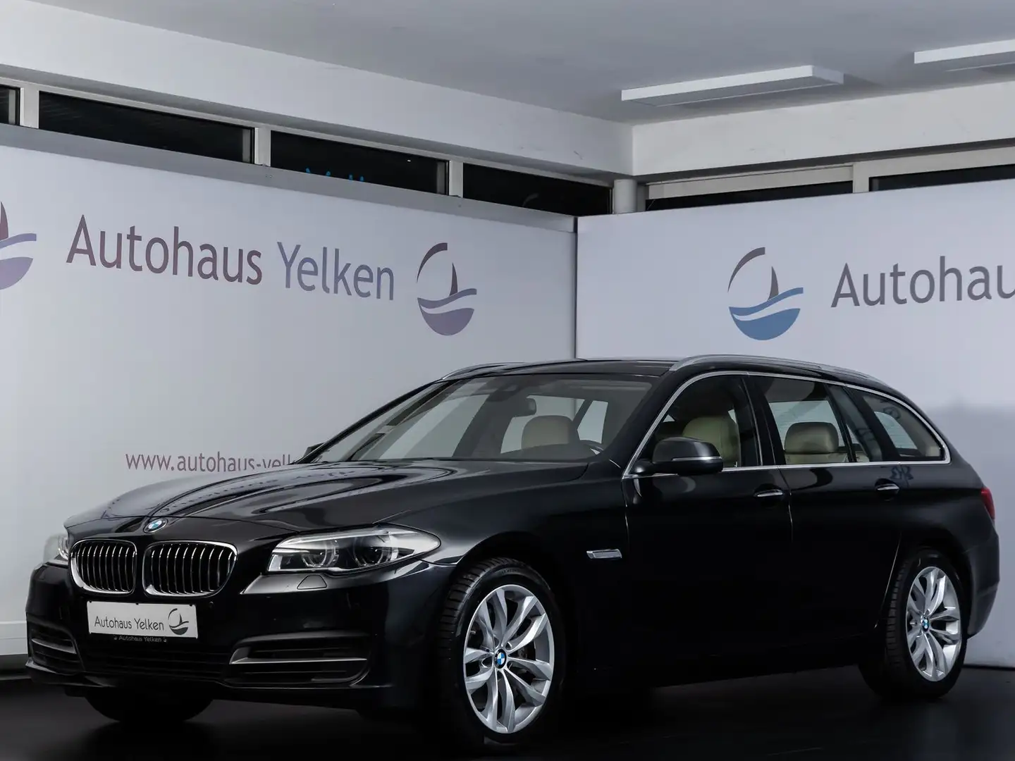 BMW 530 d xDrive *NAVI*LED*HUD*SHZ*LEDER*PDC Schwarz - 2