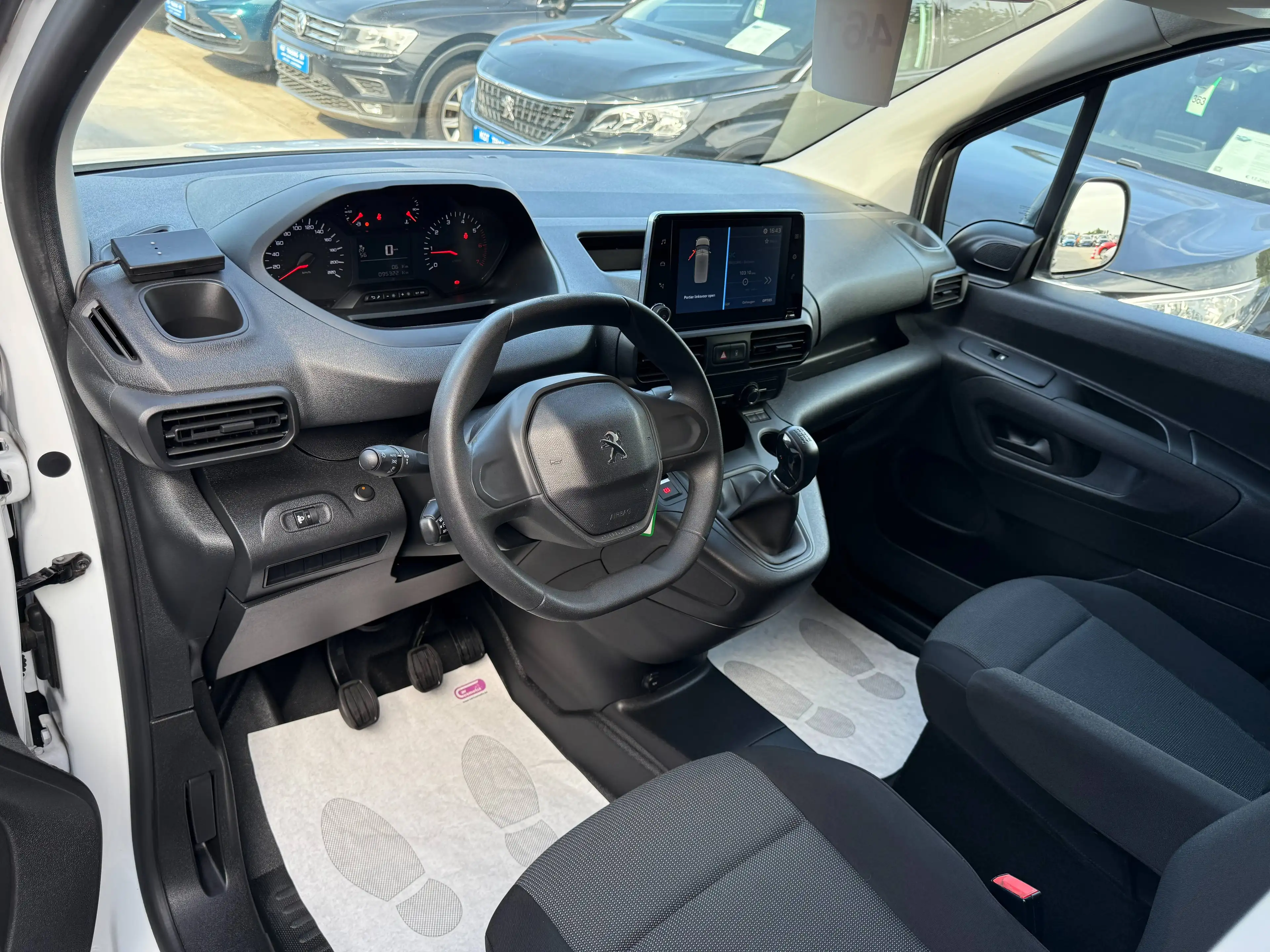 Peugeot Partner 1.5 BLUEHDI 102PK L2 CARPLAY NAVIGATIE BLUETOOTH PDC A/C — photo 13