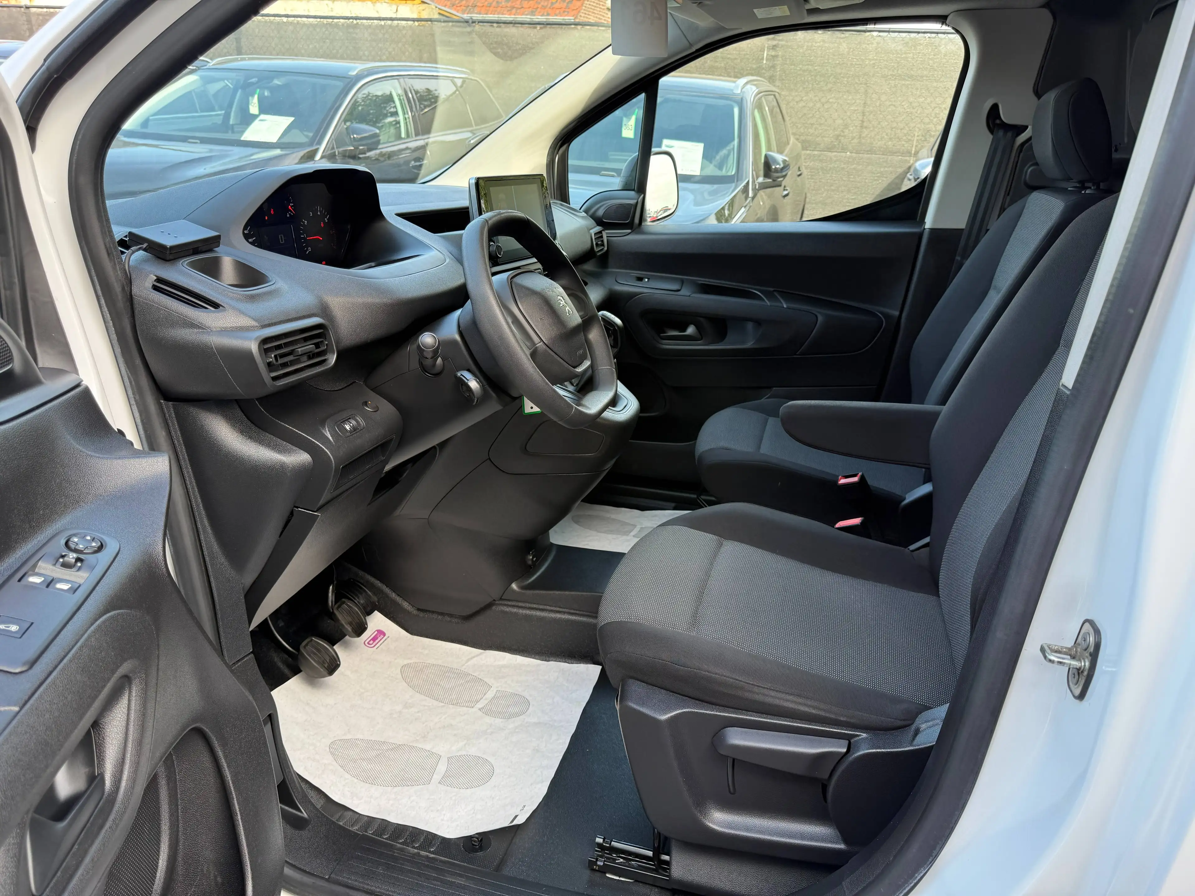 Peugeot Partner 1.5 BLUEHDI 102PK L2 CARPLAY NAVIGATIE BLUETOOTH PDC A/C — photo 12