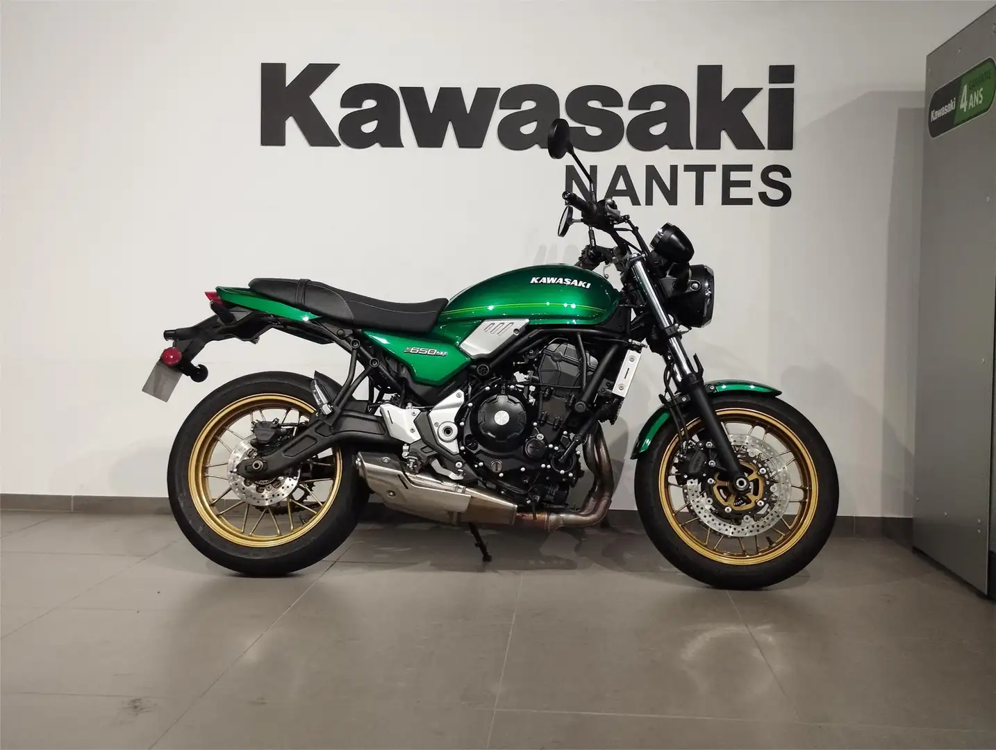 Kawasaki Z 650 RS Vert - 2