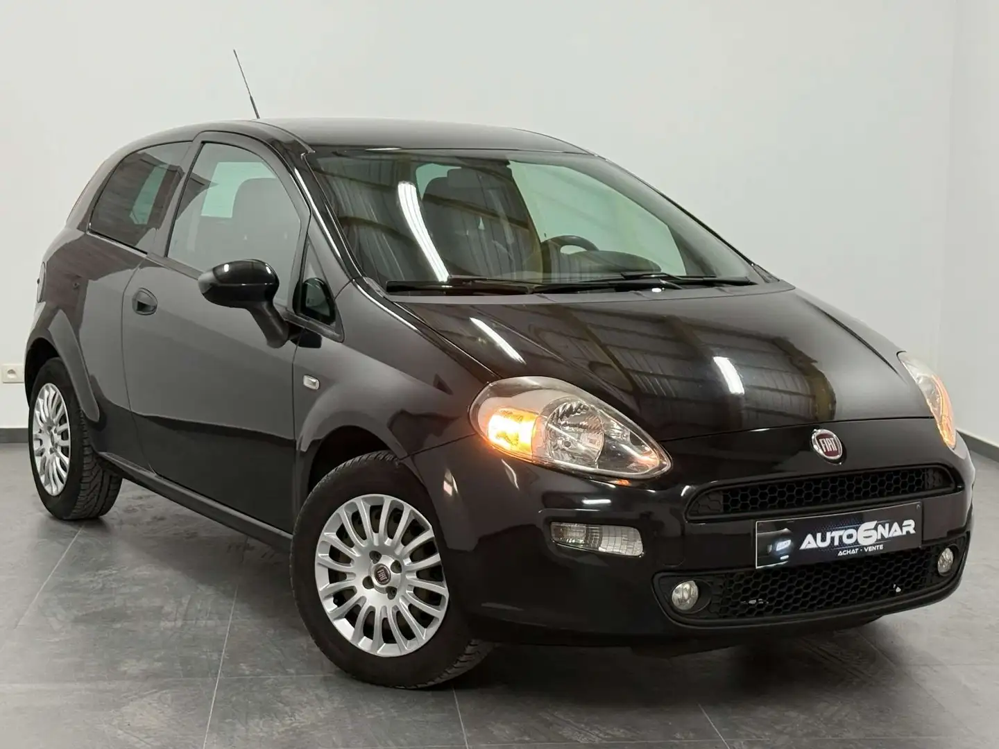 Fiat Punto 1.2i EURO6 - AIRCO - CARNET - 1erMAIN Noir - 1