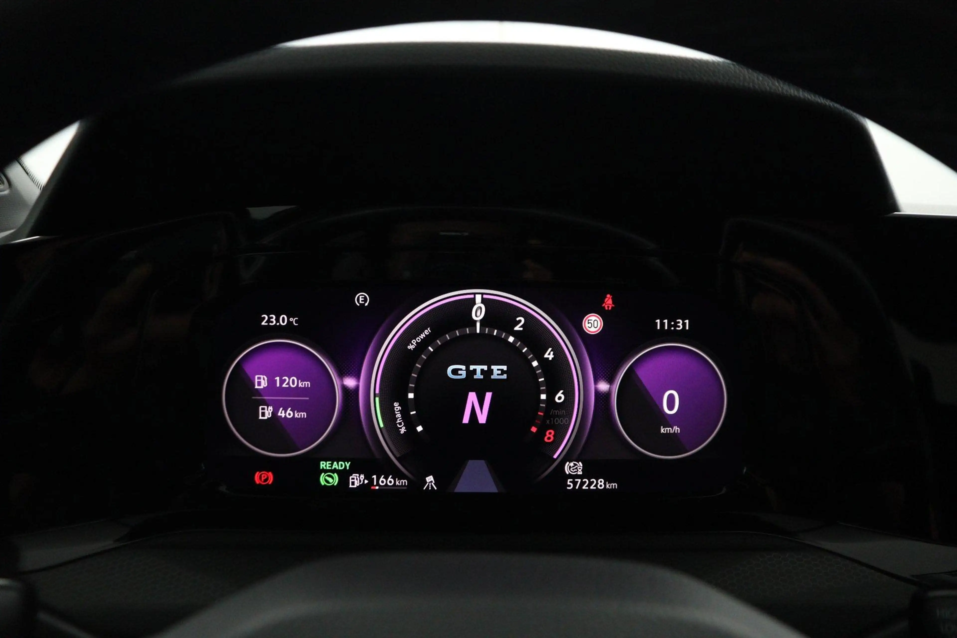 Volkswagen Golf GTE 1.4 eHybrid / Head-Up / Keyless / Camera / Leer / — photo 5