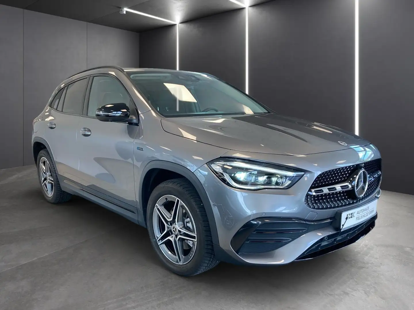 Mercedes-Benz GLA 250 e AMG*Distronic*360*Pano*MultiBeam*Night Grijs - 2