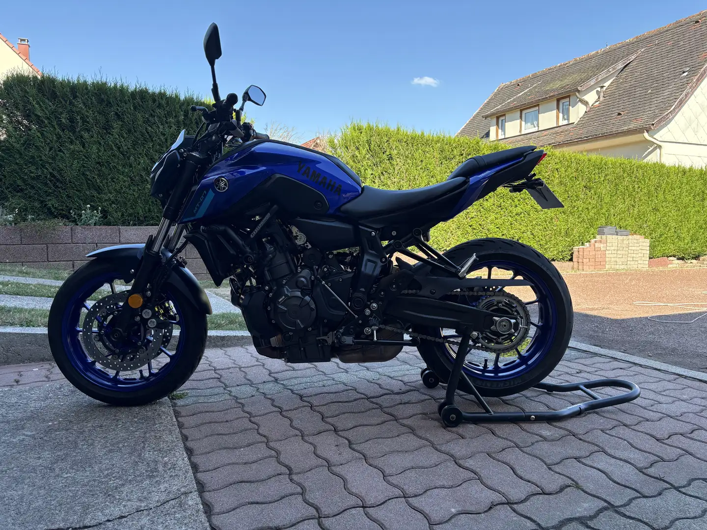Yamaha MT-07 Bleu - 2