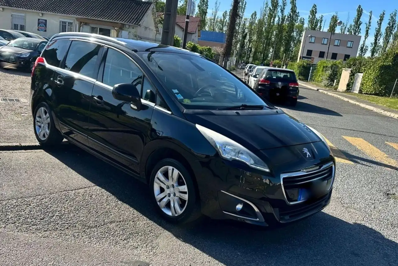 Peugeot 5008 1.6 HDI 115 CH ALLURE TOIT PANO GPS