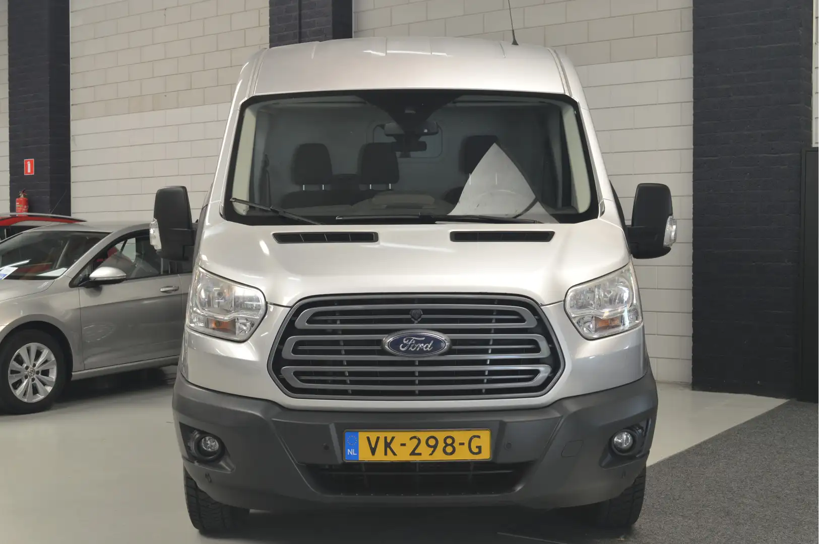 Ford Transit 350 2.2 TDCI L3H3 Trend // EURO 6 // AIRCO // CRUI Zilver - 2