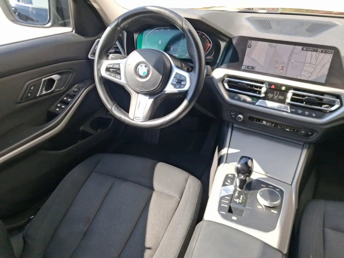BMW 318 i TourA Navi.LED.PDC.Klima.SHZ.DAB Noir - 2