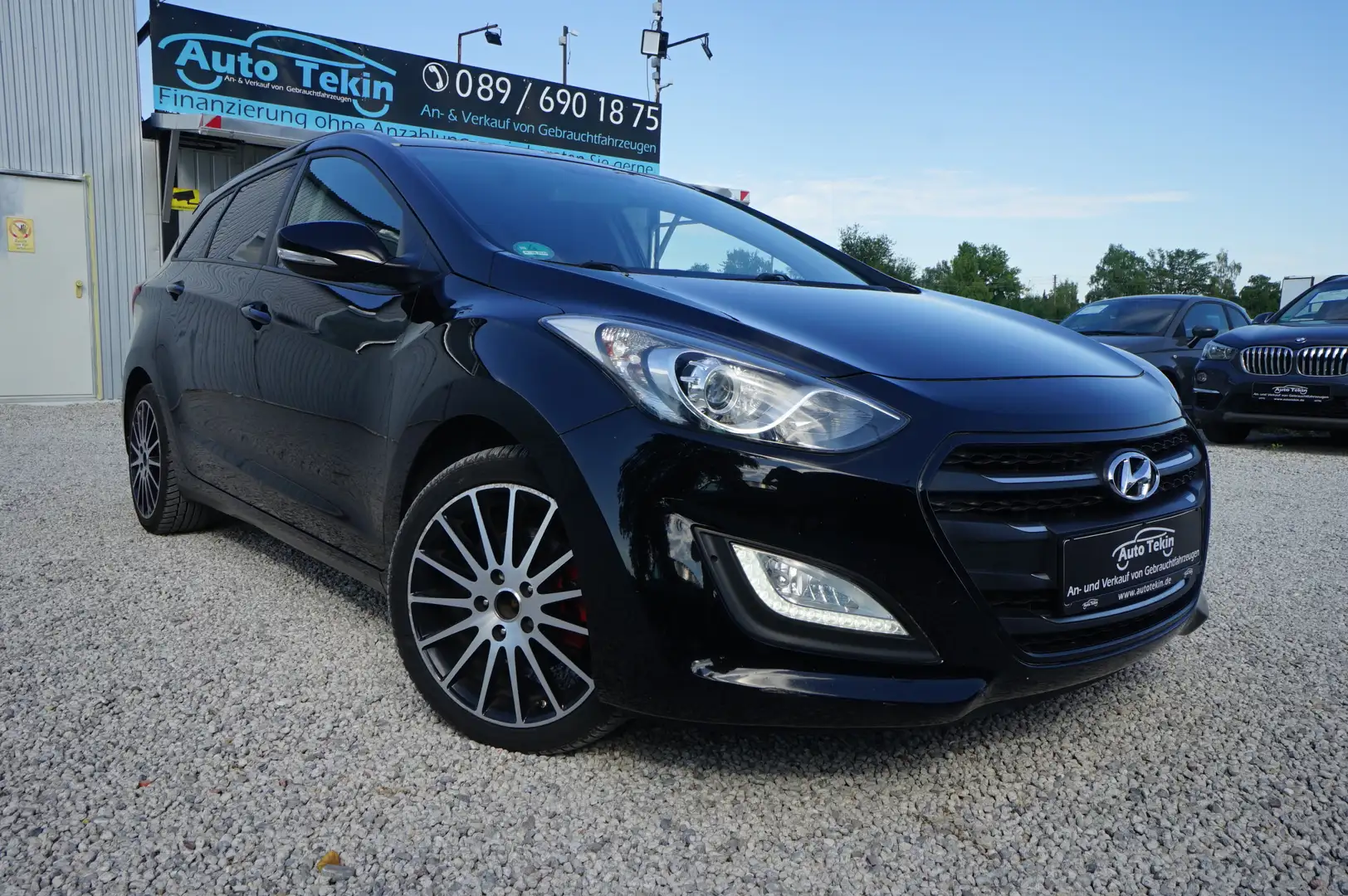 Hyundai i30 cw 1.6 CRDi blue |Kamera| |Navi| |Euro 6| Schwarz - 1
