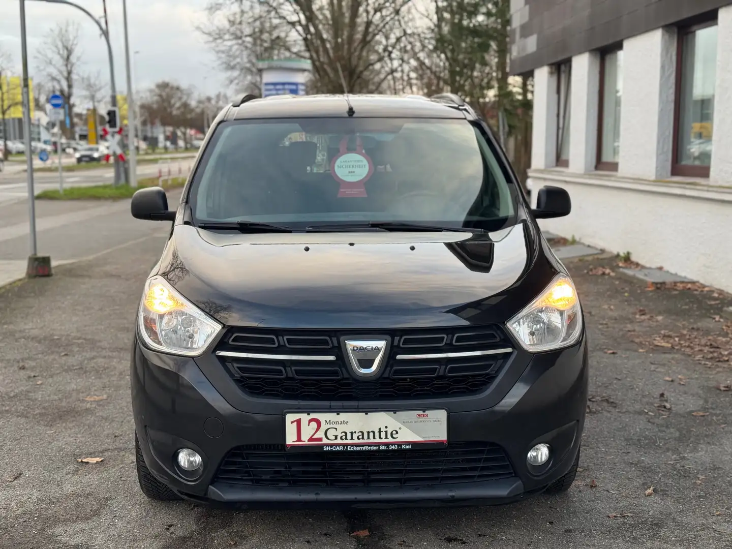 Dacia Lodgy 7 SITZE / TÜV NEU / - 2