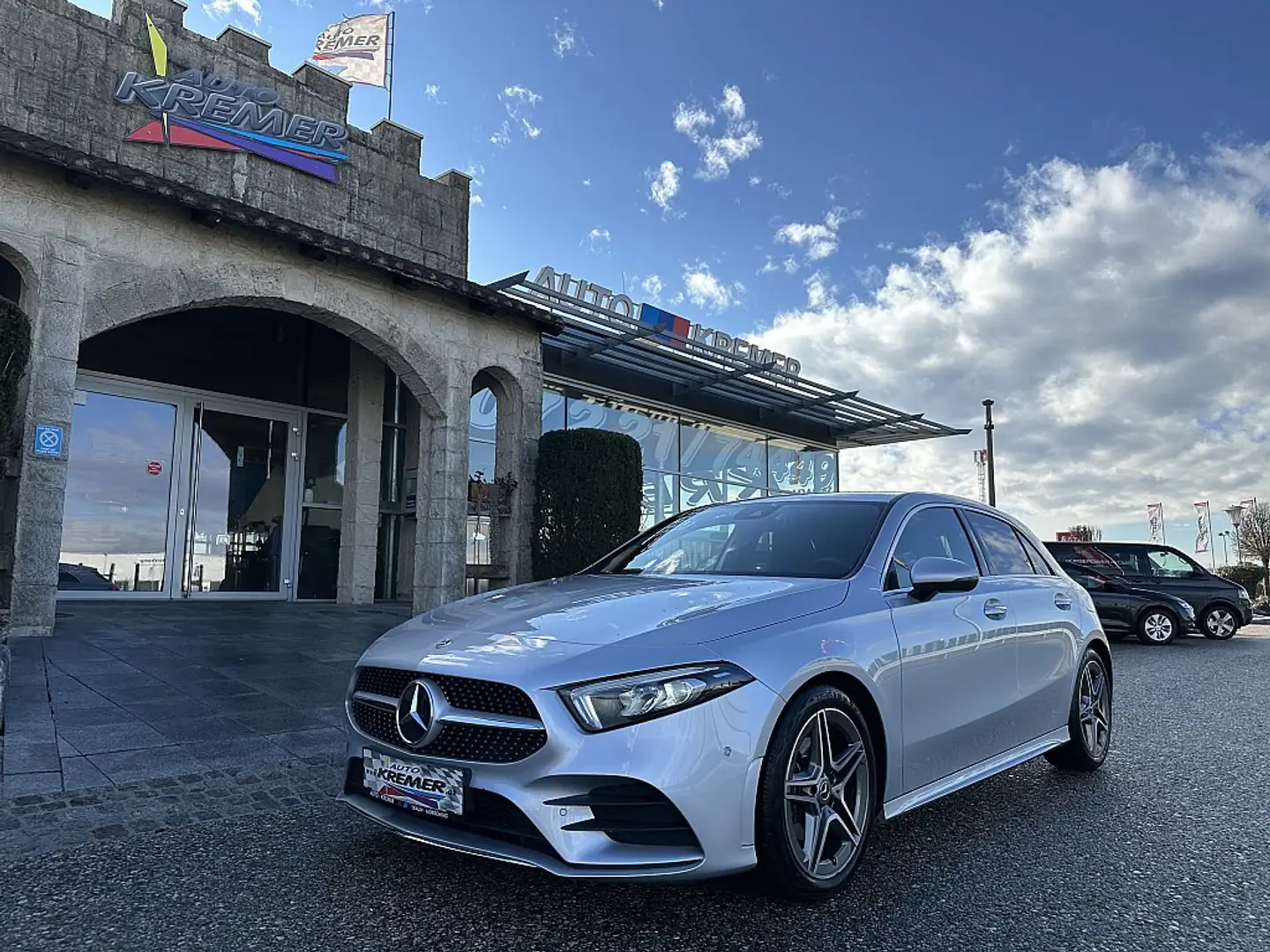 Mercedes-Benz A 200 Aut. AMG-Line/LED/SHA/SHZ/RFK/NAVI/AMBIENTE/ALC... Grigio - 2