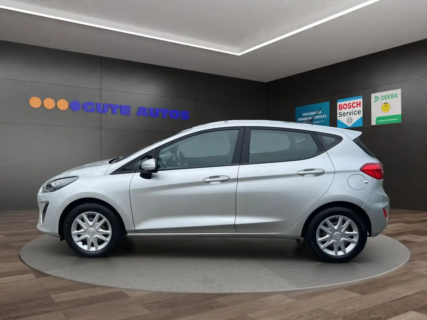 Ford Fiesta Fiesta 1.1 COOL&CONNECT *NAVI*PDC* Silber - 2