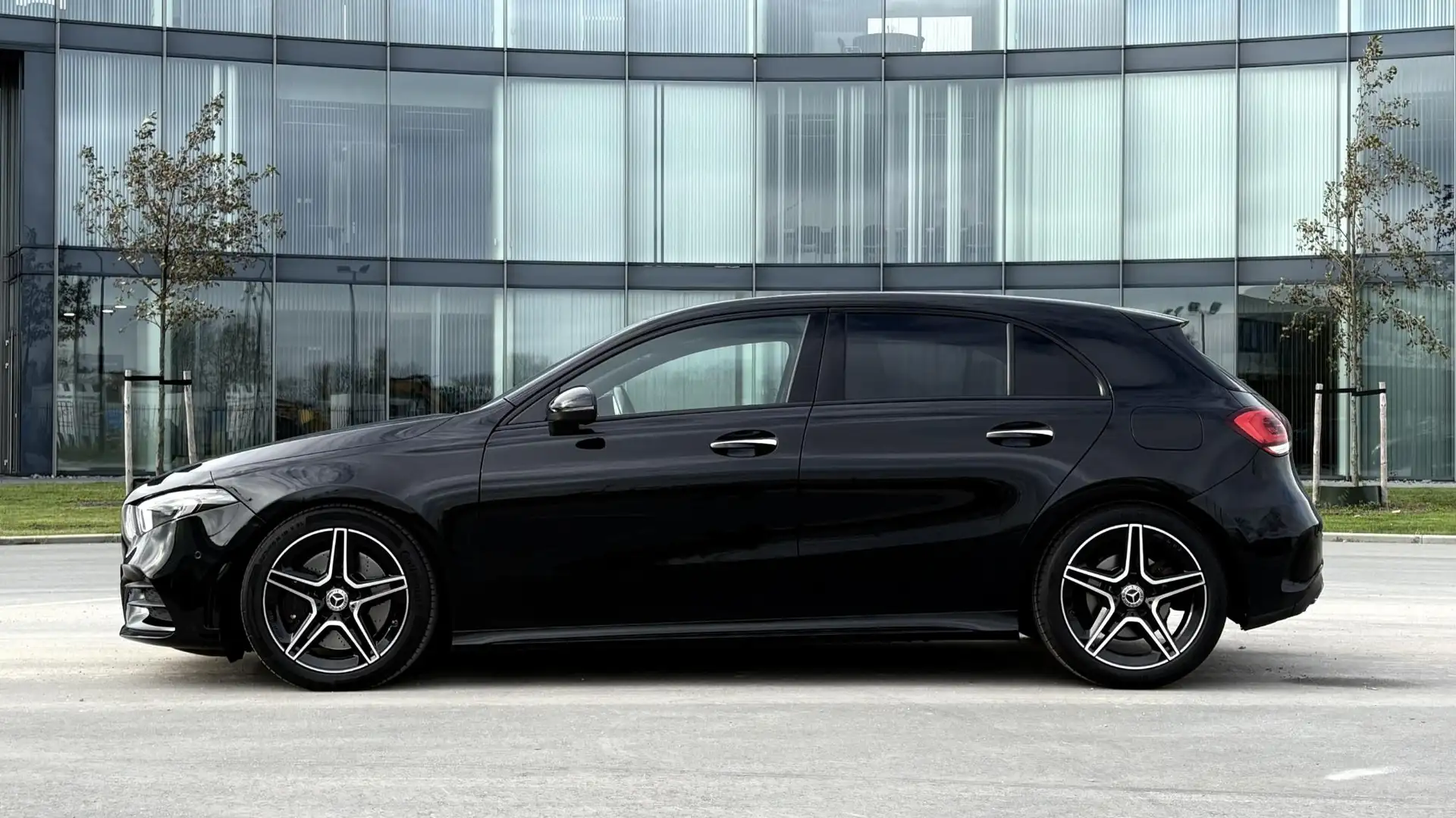 Mercedes-Benz A 250 Premium AMG Widescreen camera Noir - 2