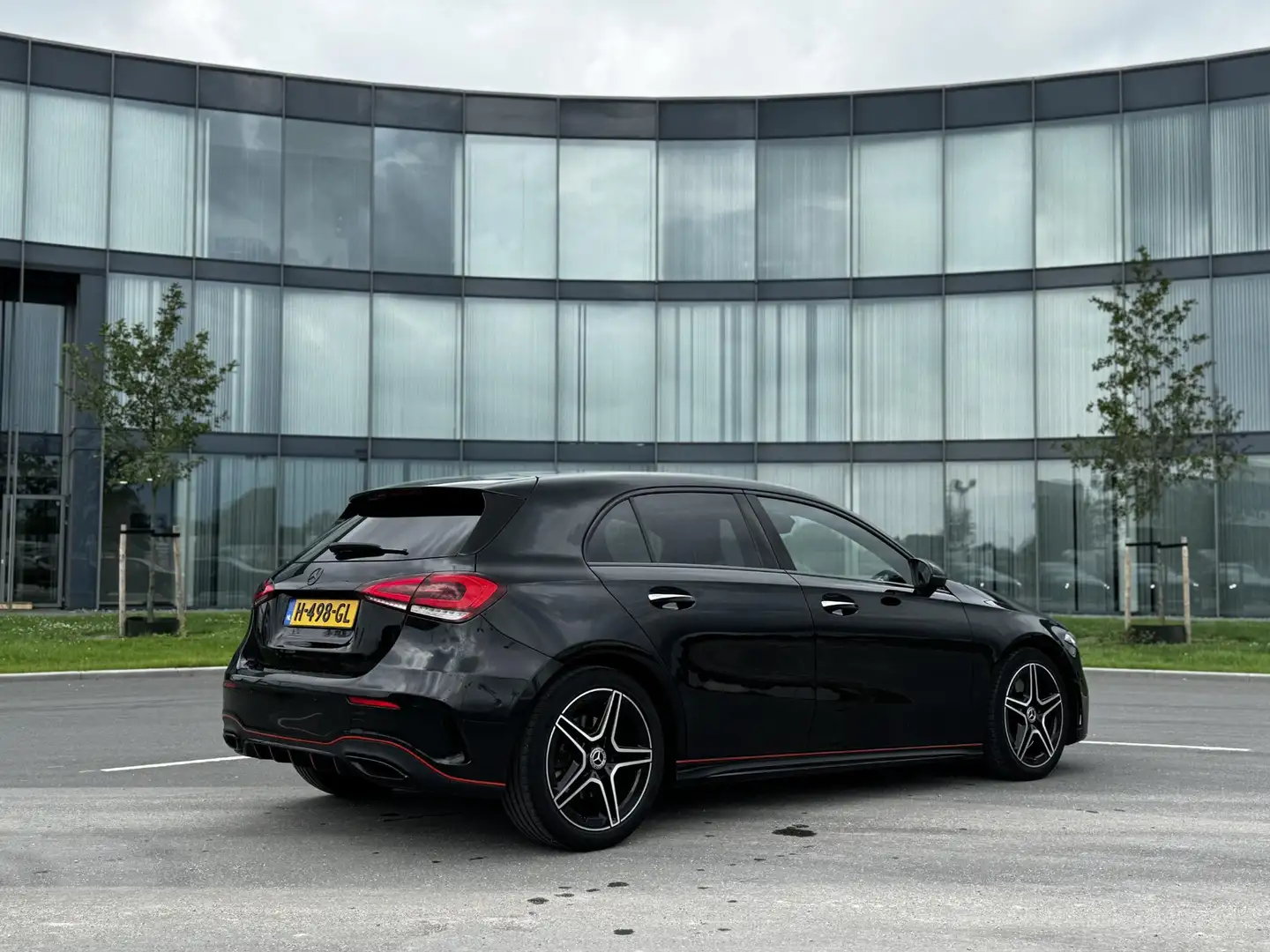 Mercedes-Benz A 250 Premium AMG Widescreen camera Zwart - 2