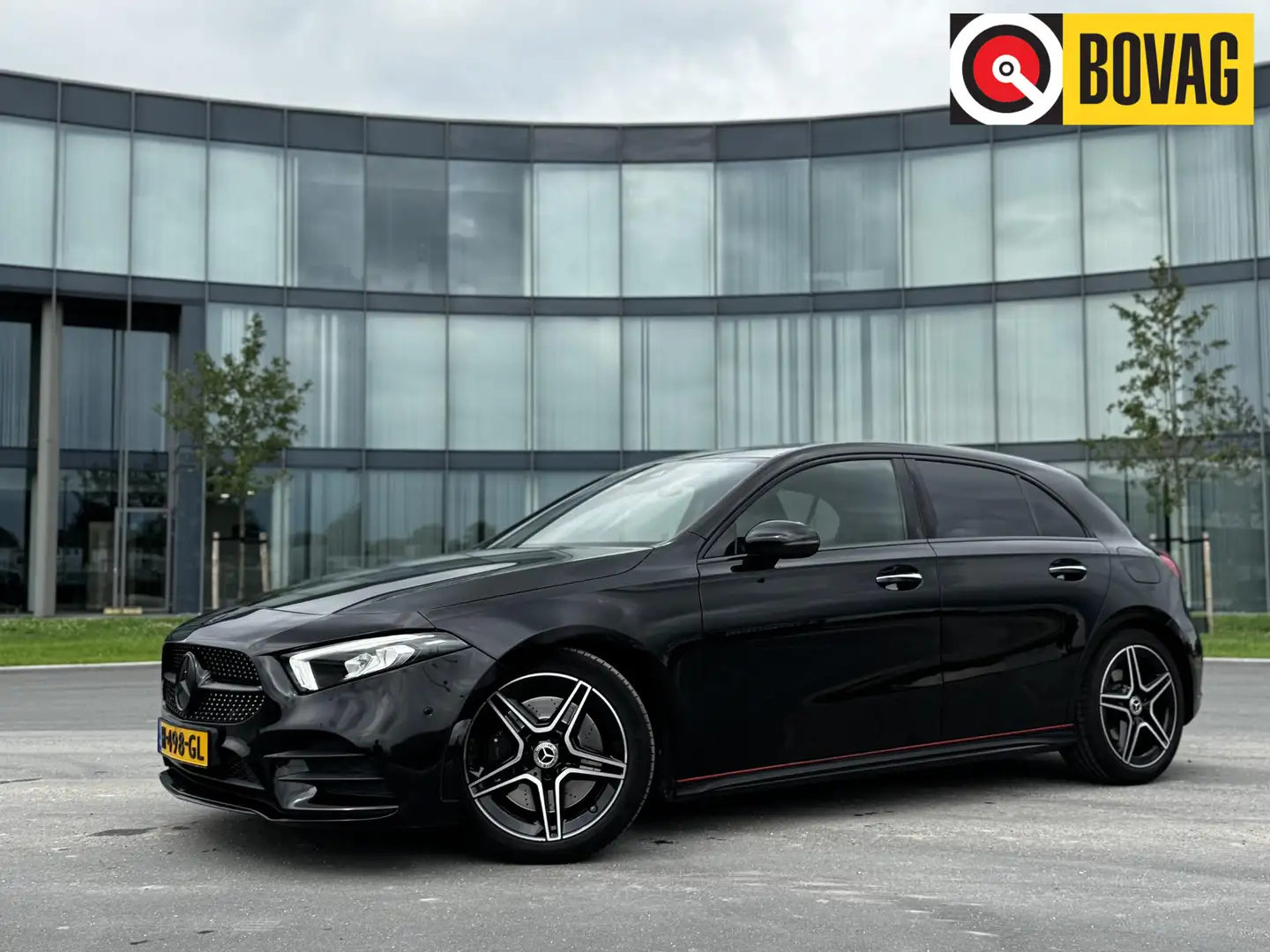Mercedes-Benz A 250 Premium AMG Widescreen camera Zwart - 1