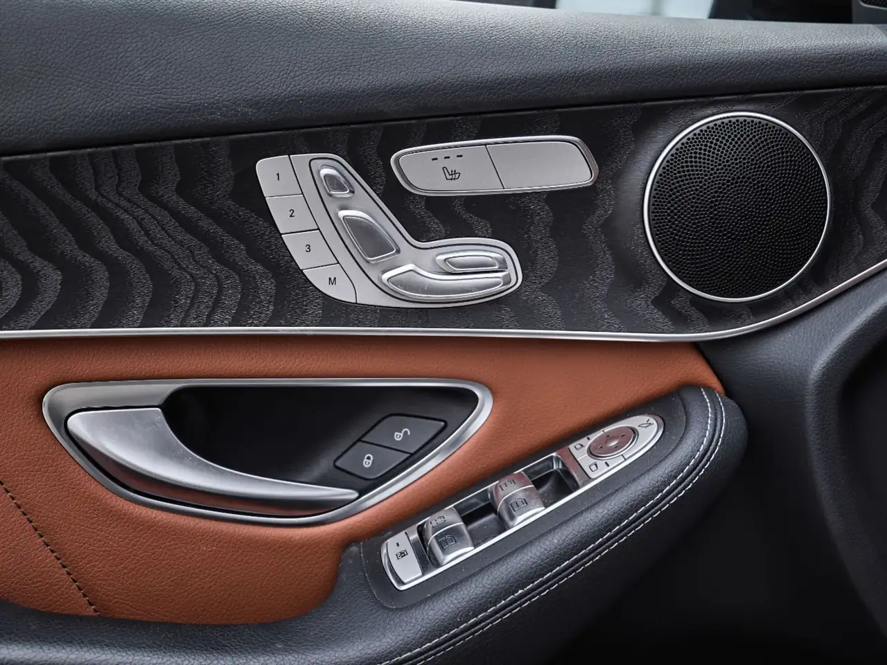 Mercedes-Benz GLC photo Mercedes-Benz GLC