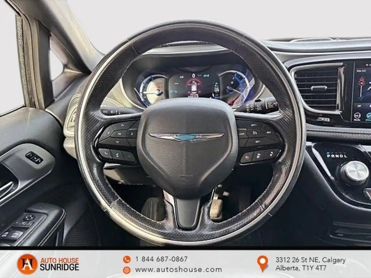 Chrysler Pacifica снимка Chrysler Pacifica