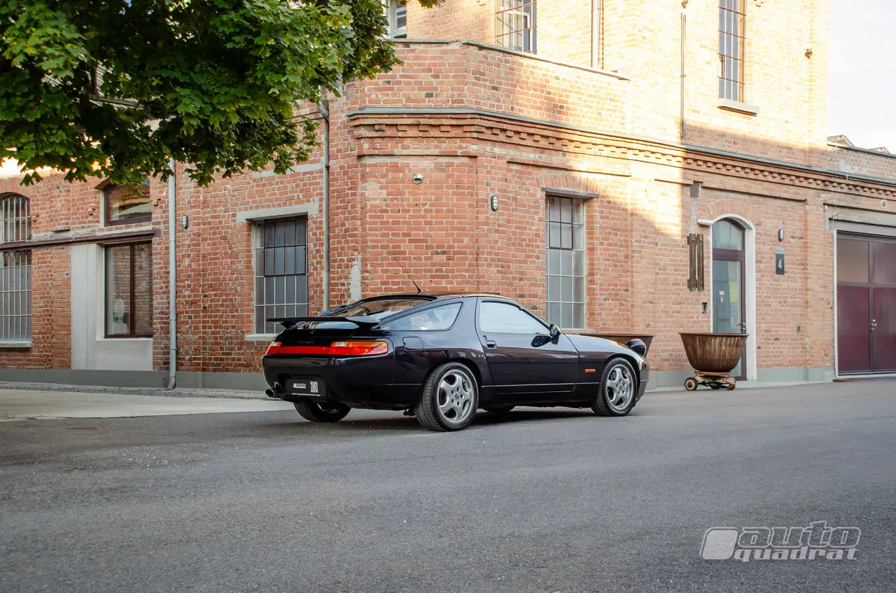 Porsche 928 GTS - Schalter - österr. Erstauslieferung - Mitternachtsblau, foto 3