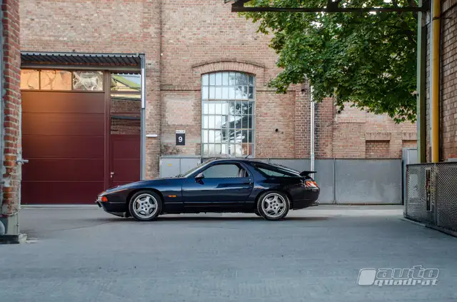 Porsche 928 928 GTS - Schalter - österr. Erstauslieferung - Mitternachtsblau
