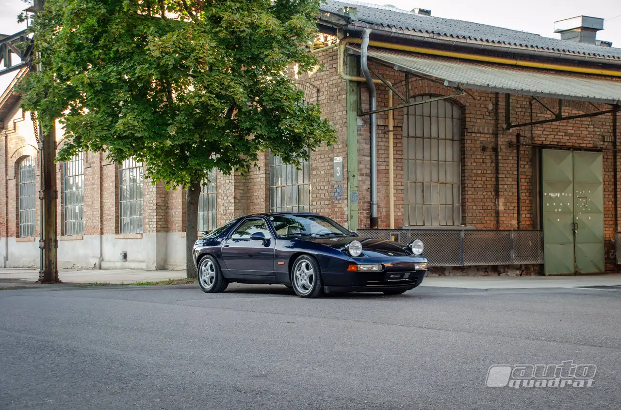 Porsche 928 GTS - Schalter - österr. Erstauslieferung - Mitternachtsblau, foto 2
