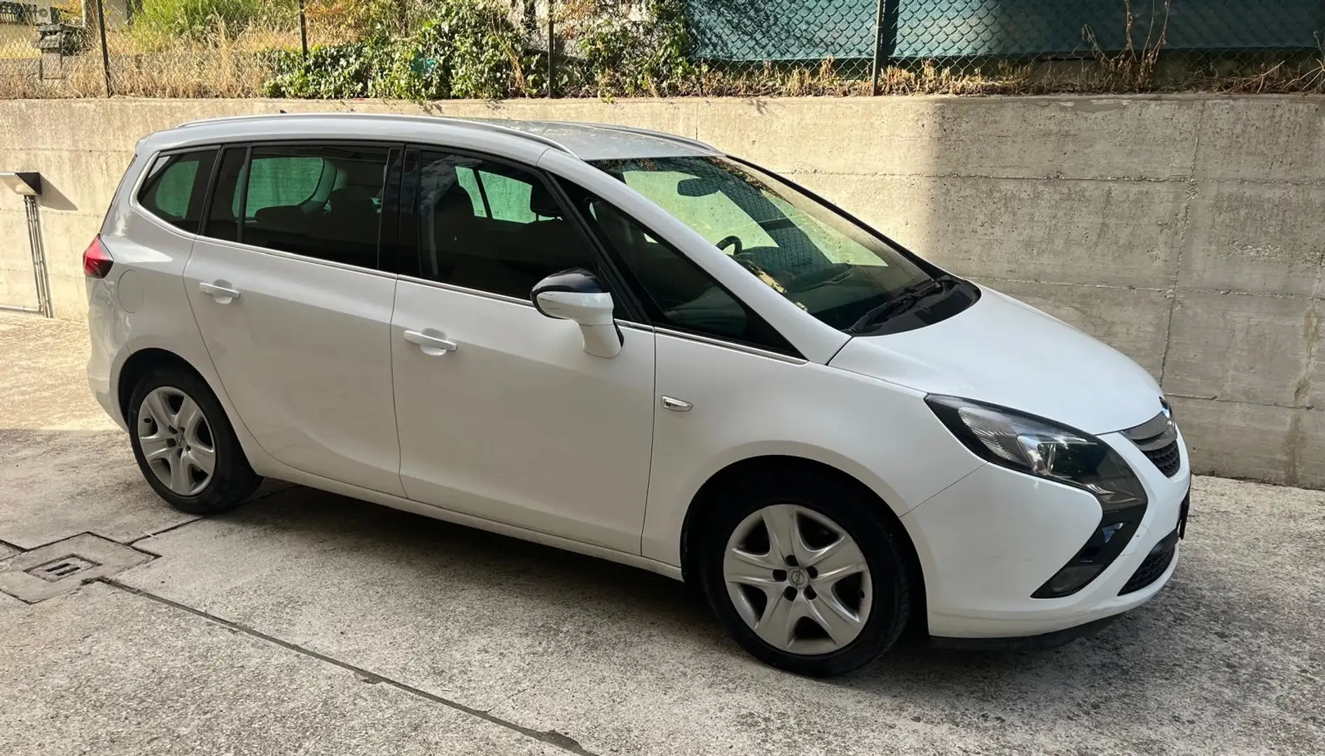 Opel Zafira Tourer Zafira Tourer 2.0 cdti Cosmo 130cv auto E5+ Biały - 1