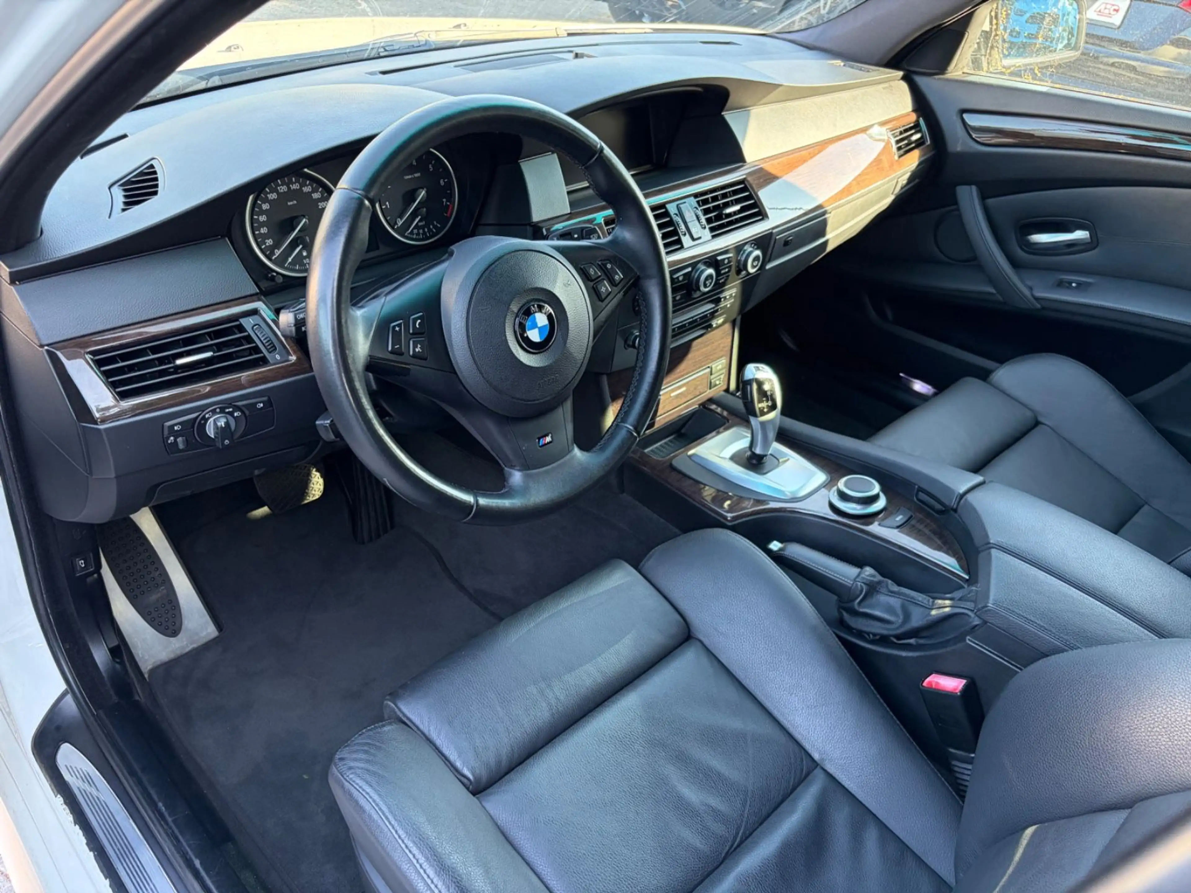 BMW 525 i Limousine — photo 8