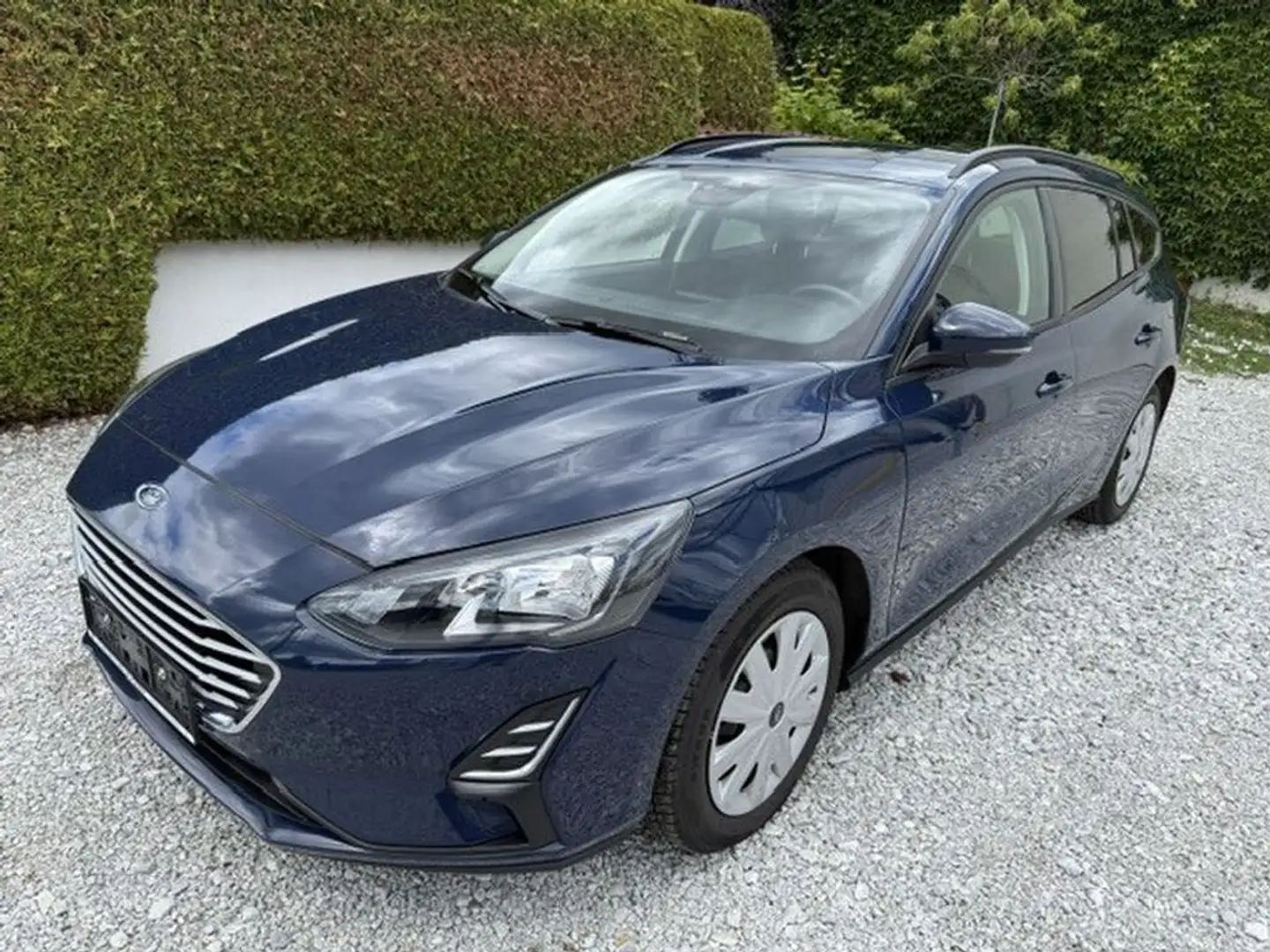Ford Focus Traveller 1,0 EcoBoost Trend Blau - 1
