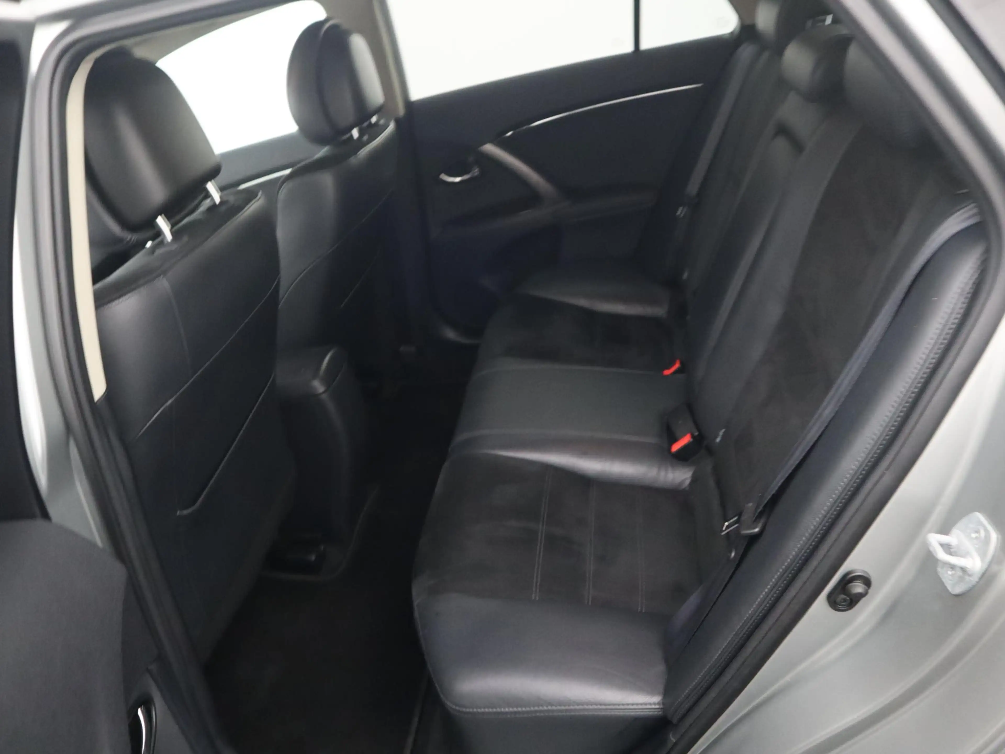 Toyota Avensis Wagon 2.0 D-4D Dynamic Business TREKHAAK / CAMERA — photo 38