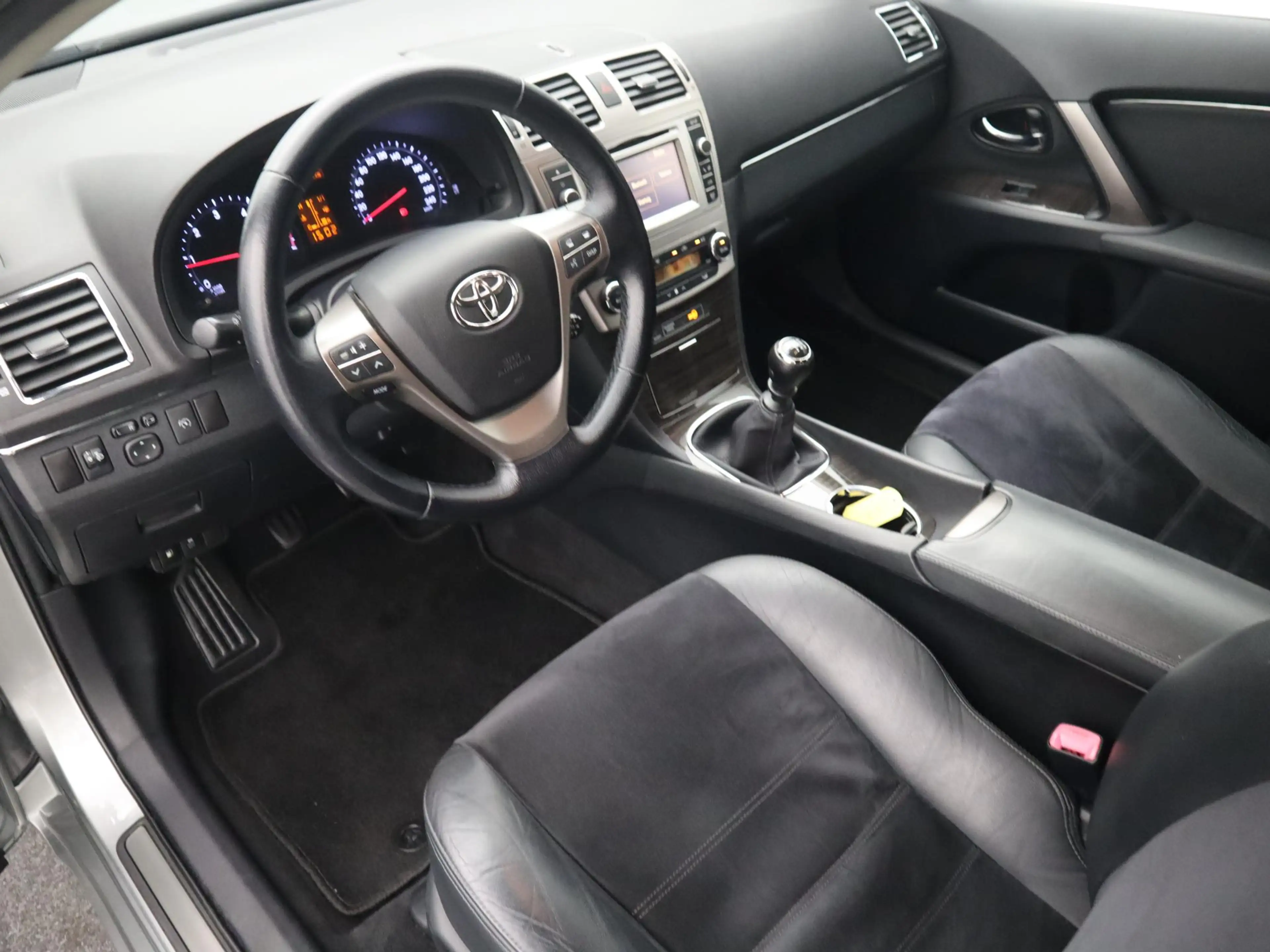Toyota Avensis Wagon 2.0 D-4D Dynamic Business TREKHAAK / CAMERA — photo 9