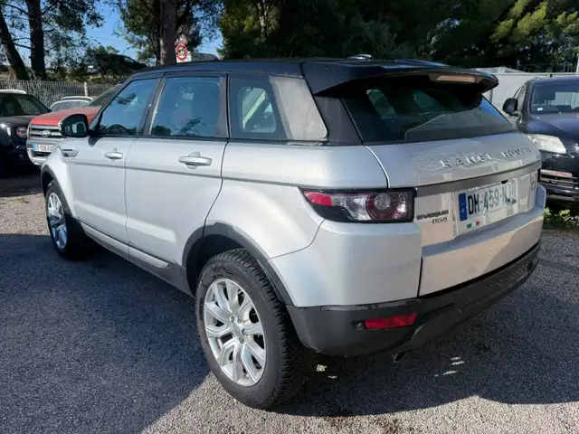 Land Rover Range Rover Evoque view 3