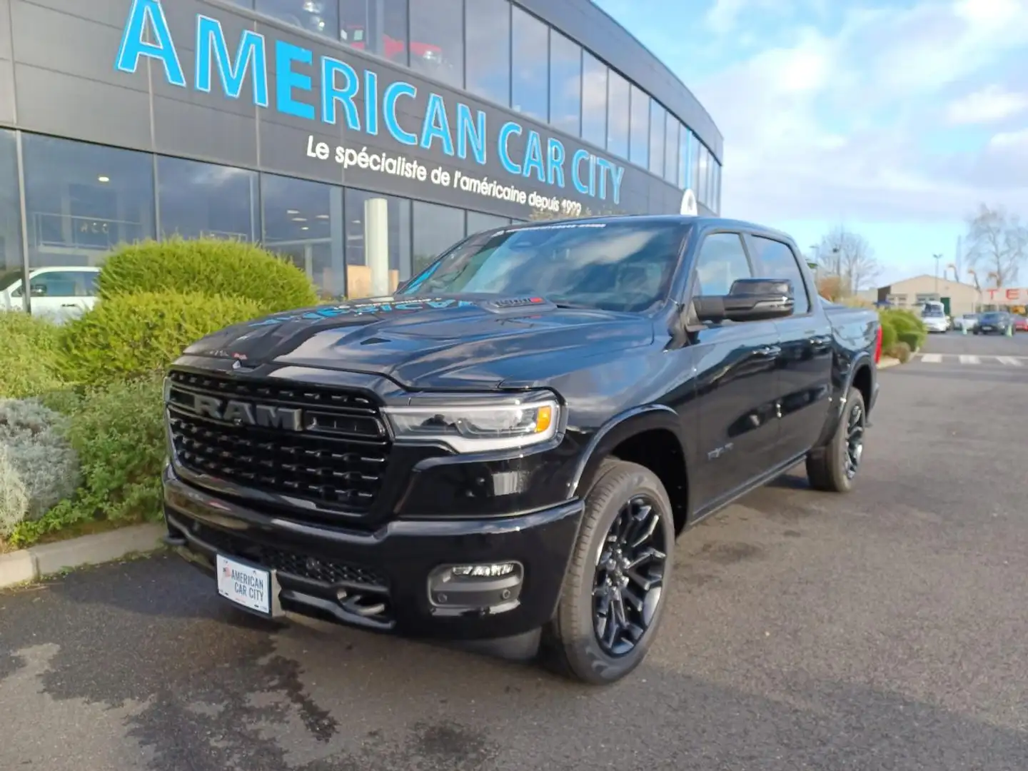 Dodge RAM 1500 CREW LIMITED NIGHT EDITION RAMBOX 2025 Noir - 1