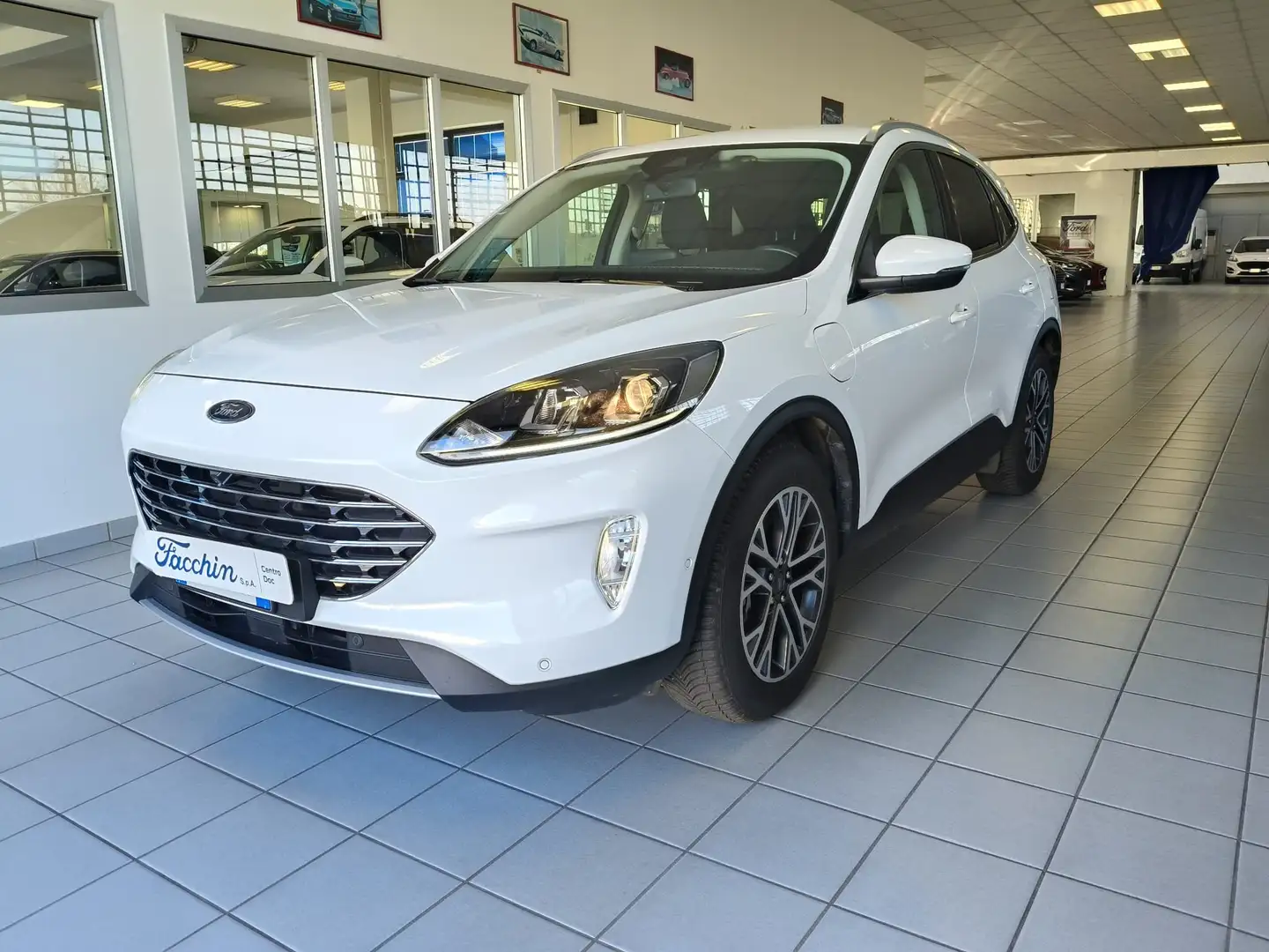 Ford Kuga 2.5 PHEV Titanium X 2wd 225cv E-Shifter Bianco - 1