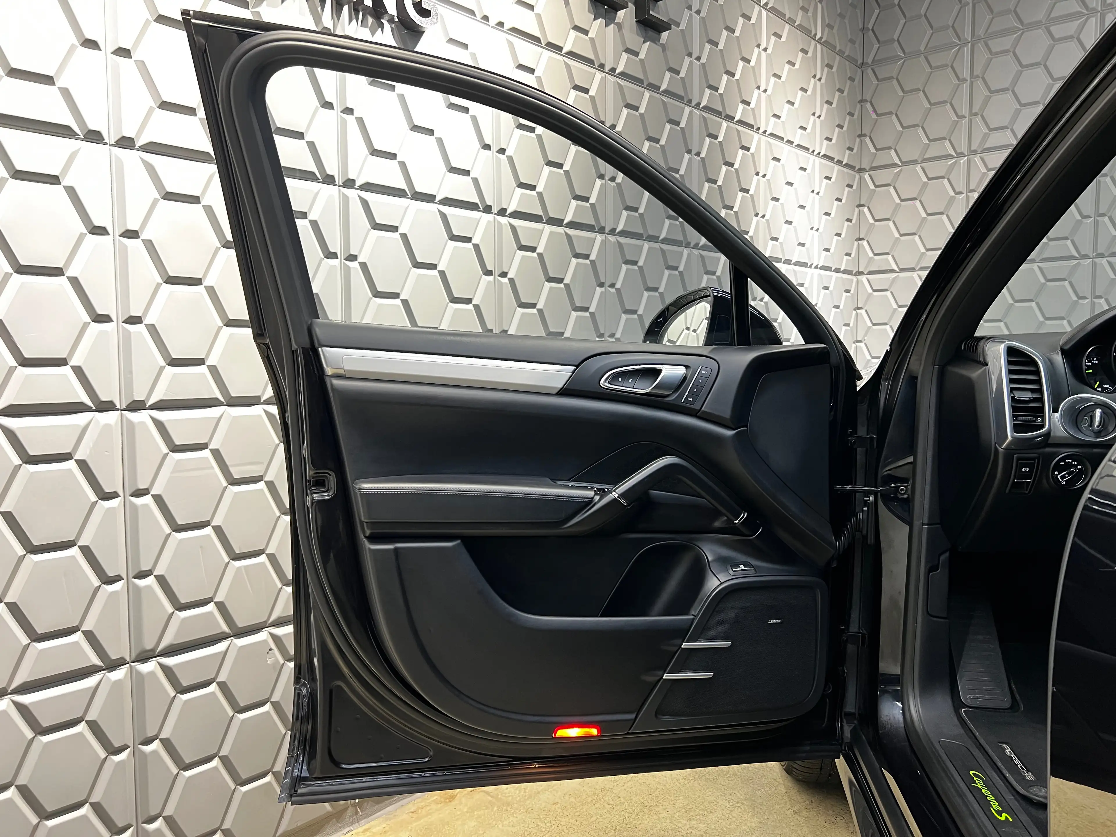 Porsche Cayenne S E-Hybrid Platinum Edition*360*BOSE*PANO/SCHIEBE* — photo 11