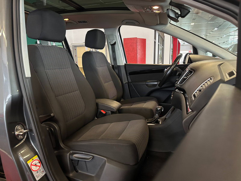 SEAT Alhambra 20th Anniversary 4Drive — photo 12