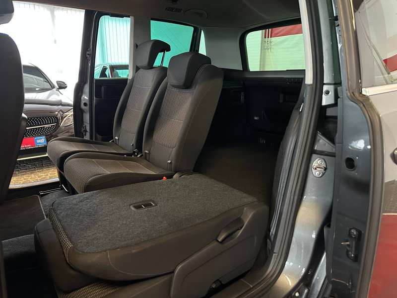SEAT Alhambra 20th Anniversary 4Drive — photo 14