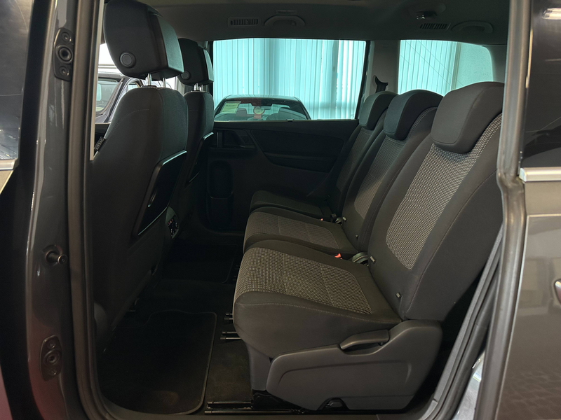 SEAT Alhambra 20th Anniversary 4Drive — photo 15