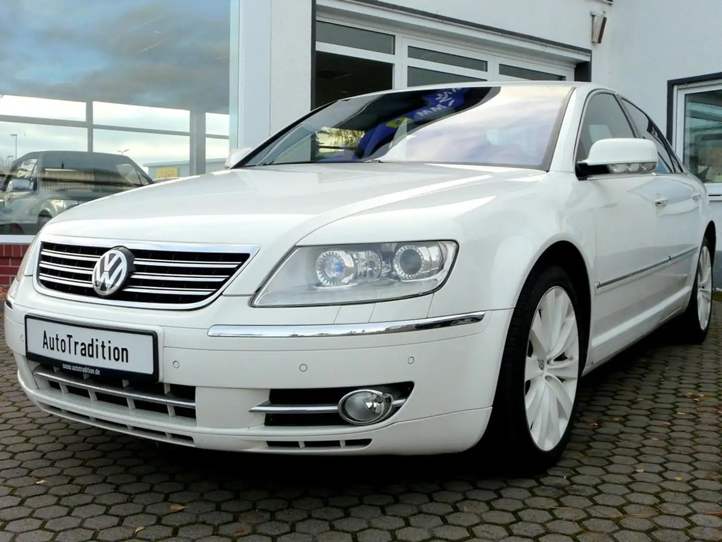 Volkswagen Phaeton V6 TDI -Individual W12 Optik ab Werk -Dynaudio Weiß - 2