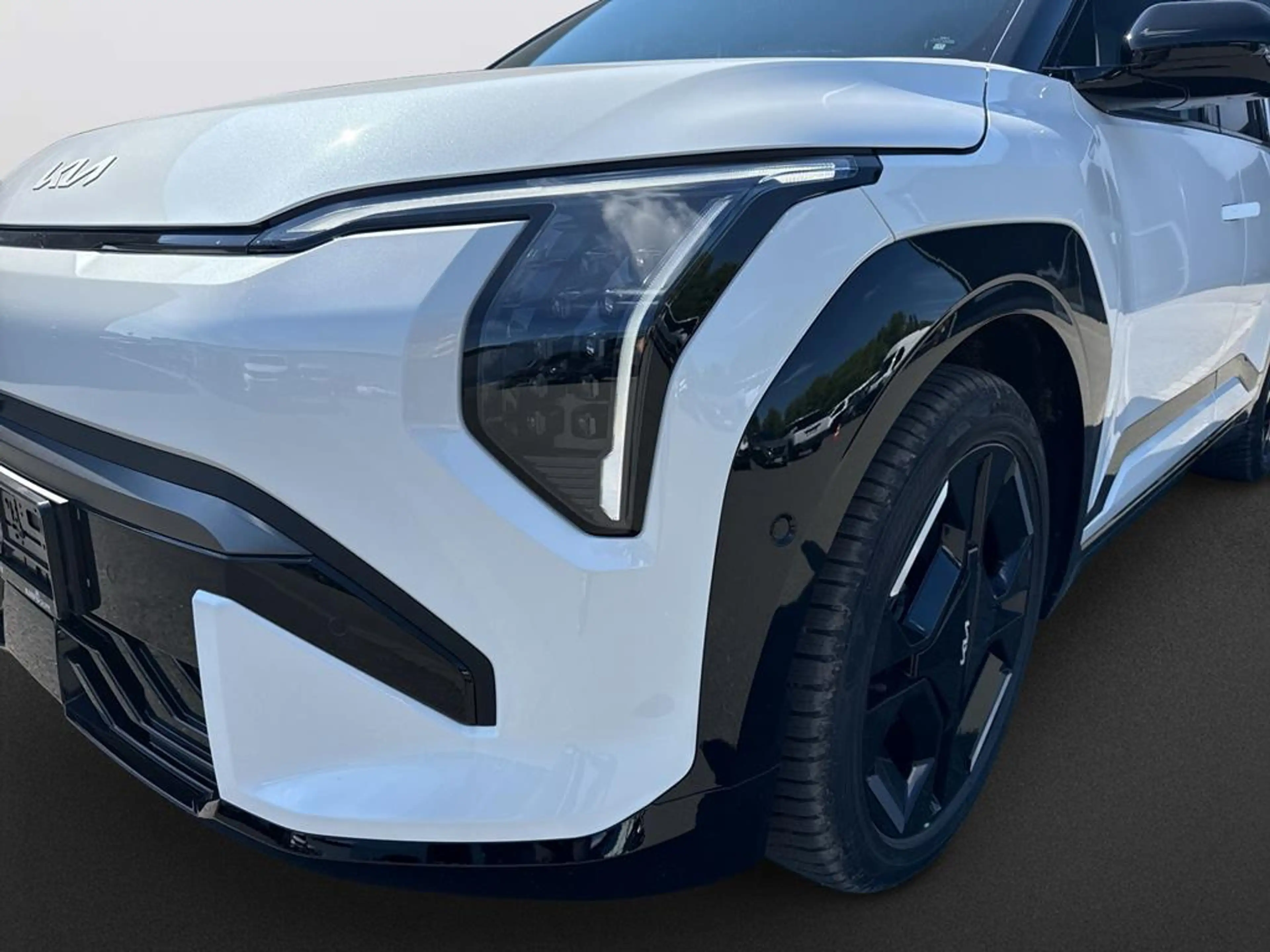 Kia EV3 81.4 GTL DWP COMT — photo 11