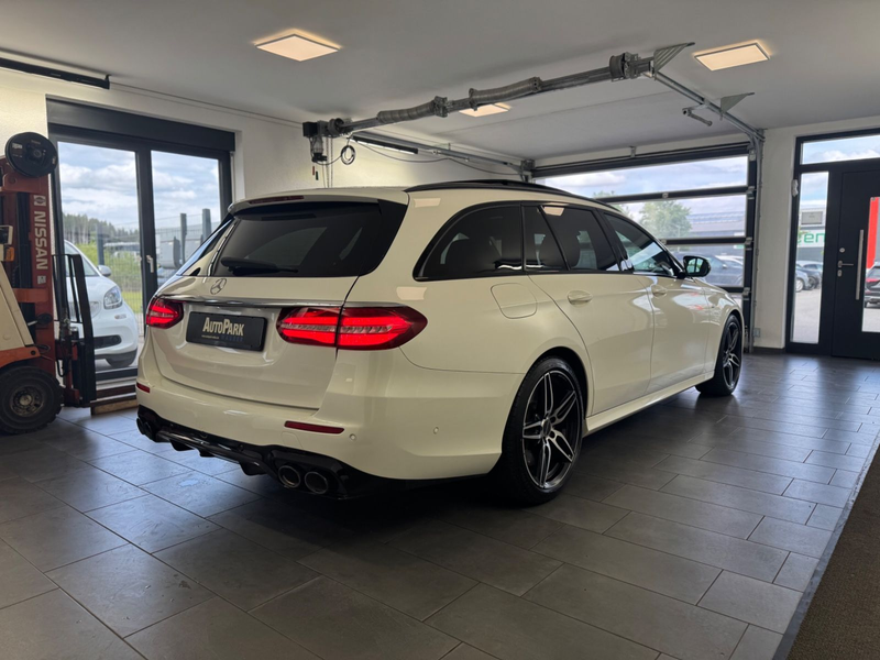 Mercedes-Benz E 53 AMG T-Modell 4Matic+ *Distronic*AHK*Pano* — photo 5